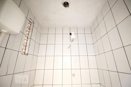 Banheiro de casa para alugar com 1 quarto, 75m² em Vila Guarani, São Paulo