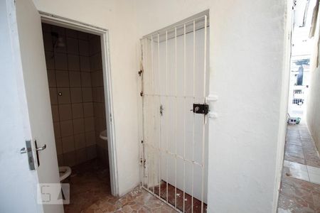 Banheiro de casa para alugar com 1 quarto, 75m² em Vila Guarani, São Paulo