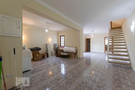 1o. Andar - Sala de casa à venda com 3 quartos, 210m² em Vila Monumento, São Paulo