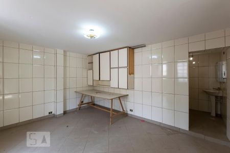 Casa à venda com 210m², 3 quartos e 2 vagasFundos - Salão de festas