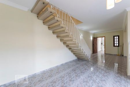 1o. Andar - Sala de casa à venda com 3 quartos, 210m² em Vila Monumento, São Paulo