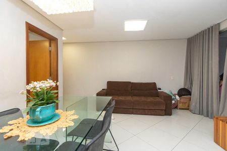 Sala de apartamento para alugar com 3 quartos, 90m² em Palmares, Belo Horizonte