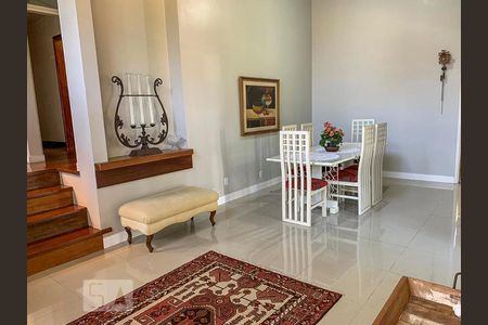 Sala de casa de condomínio à venda com 3 quartos, 415m² em Cavalhada, Porto Alegre