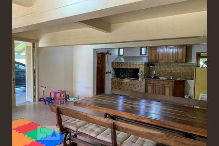 Casa de condomínio à venda com 415m², 3 quartos e 4 vagasChurrasqueira