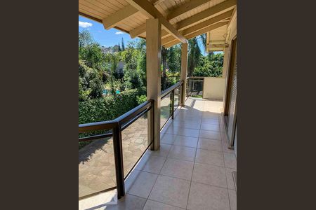 Casa de condomínio à venda com 415m², 3 quartos e 4 vagasSacada