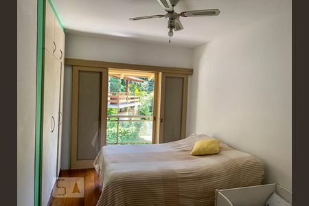 Casa de condomínio à venda com 415m², 3 quartos e 4 vagasDormitório