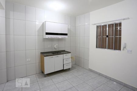 Sala/Cozinha de kitnet/studio para alugar com 1 quarto, 28m² em Jardim Novo Taboão, São Paulo