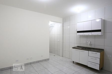 Sala/Cozinha de kitnet/studio para alugar com 1 quarto, 28m² em Jardim Novo Taboão, São Paulo
