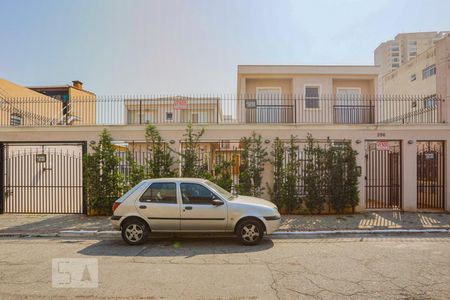 Casa de condomínio à venda com 110m², 3 quartos e 2 vagasFachada