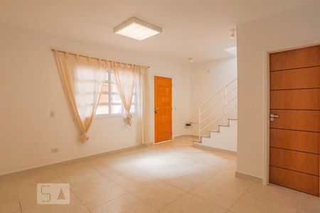 Casa de condomínio à venda com 110m², 3 quartos e 2 vagasSala