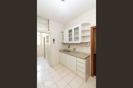 Apartamento para alugar com 75m², 2 quartos e 1 vagaCOZINHA