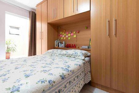 Quarto 2 de casa à venda com 3 quartos, 120m² em Vila Carmosina, São Paulo