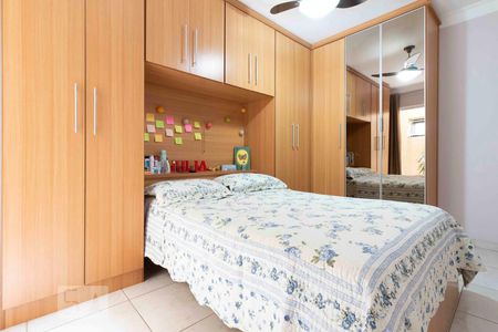 Quarto 2 de casa à venda com 3 quartos, 120m² em Vila Carmosina, São Paulo