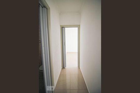 Apartamento à venda com 90m², 2 quartos e 1 vaga Apartamento à venda com 90m², 2 quartos e 1 vagaCorredor acesso quartos