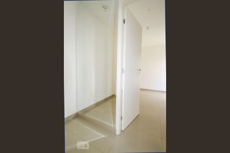 Quarto 2 de apartamento para alugar com 2 quartos, 53m² em Xaxim, Curitiba