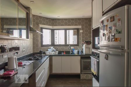 Apartamento para alugar com 180m², 4 quartos e 3 vagas Apartamento para alugar com 180m², 4 quartos e 3 vagasCozinha