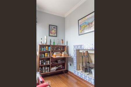 Apartamento para alugar com 180m², 4 quartos e 3 vagas Apartamento para alugar com 180m², 4 quartos e 3 vagasLareira