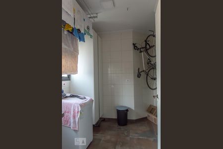 Apartamento para alugar com 180m², 4 quartos e 3 vagas Apartamento para alugar com 180m², 4 quartos e 3 vagasÁrea de Serviço