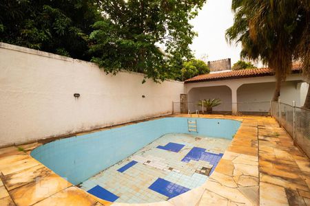 Casa à venda com 650m², 4 quartos e 8 vagasPiscina