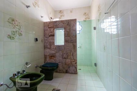 Casa à venda com 650m², 4 quartos e 8 vagasBanheiro da Suíte 04