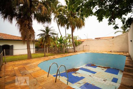 Casa à venda com 650m², 4 quartos e 8 vagasPiscina