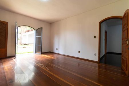 Casa à venda com 650m², 4 quartos e 8 vagasSuíte 02