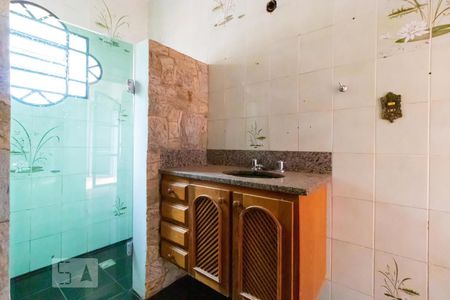 Casa à venda com 650m², 4 quartos e 8 vagasBanheiro da Suíte 02