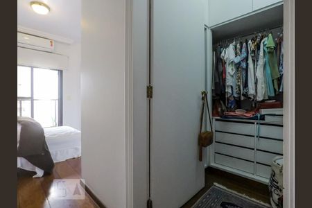 Apartamento à venda com 220m², 4 quartos e 3 vagasSuite