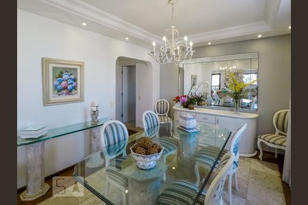 Apartamento à venda com 220m², 4 quartos e 3 vagasSala