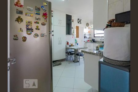 Apartamento à venda com 220m², 4 quartos e 3 vagasCozinha