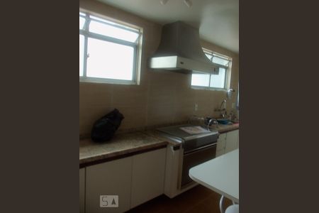 Apartamento à venda com 110m², 3 quartos e 2 vagasCozinha