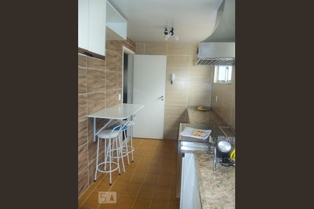 Apartamento à venda com 110m², 3 quartos e 2 vagasCozinha
