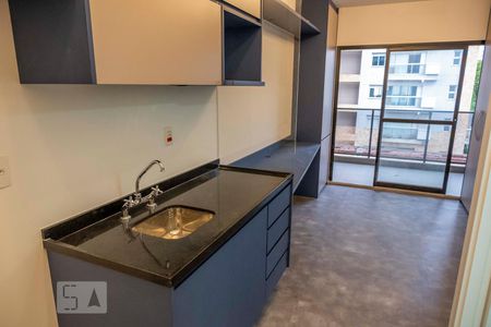 Cozinha de kitnet/studio para alugar com 1 quarto, 25m² em Pinheiros, São Paulo