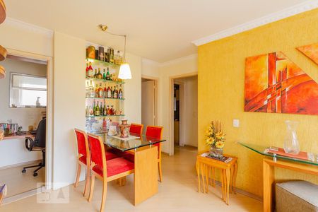 Apartamento à venda com 81m², 2 quartos e 1 vagaSala