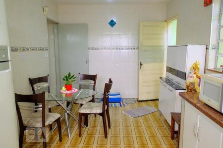 Casa à venda com 170m², 3 quartos e 2 vagasCozinha