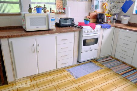 Casa à venda com 170m², 3 quartos e 2 vagasCozinha