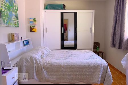 Casa à venda com 170m², 3 quartos e 2 vagasSuíte