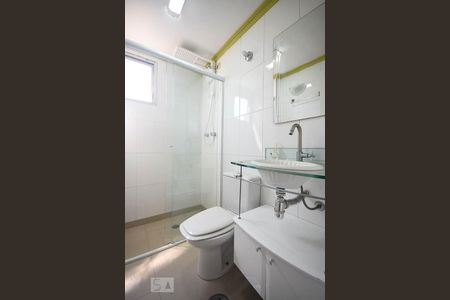 Banheiro de apartamento à venda com 2 quartos, 61m² em Vila Andrade, São Paulo