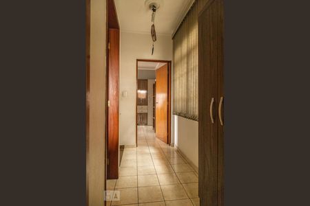 Casa à venda com 278m², 6 quartos e 4 vagasCorredor