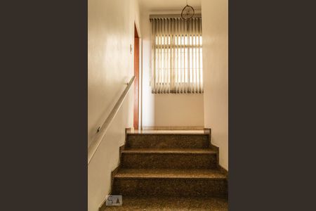 Escada de casa à venda com 6 quartos, 278m² em Jardim Penha, São Paulo