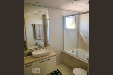 Apartamento à venda com 126m², 3 quartos e sem vagaBanheiro