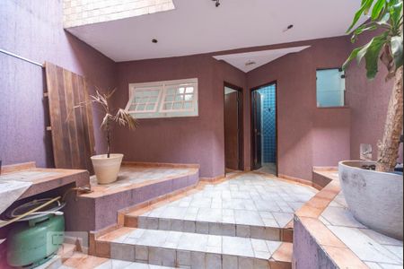 Quintal Fundos  de casa à venda com 4 quartos, 225m² em Jardim Sílvia, Santo André