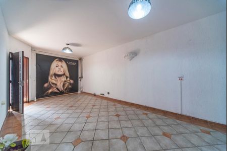 Casa para alugar com 225m², 4 quartos e 5 vagas Casa para alugar com 225m², 4 quartos e 5 vagasGaragem