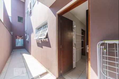 Casa para alugar com 225m², 4 quartos e 5 vagas Casa para alugar com 225m², 4 quartos e 5 vagasQuintal Lateral