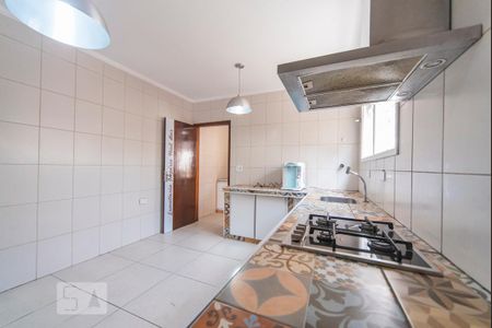 Casa para alugar com 225m², 4 quartos e 5 vagas Casa para alugar com 225m², 4 quartos e 5 vagasCozinha