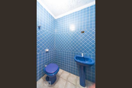 Casa para alugar com 225m², 4 quartos e 5 vagas Casa para alugar com 225m², 4 quartos e 5 vagasBanheiro de Serviço