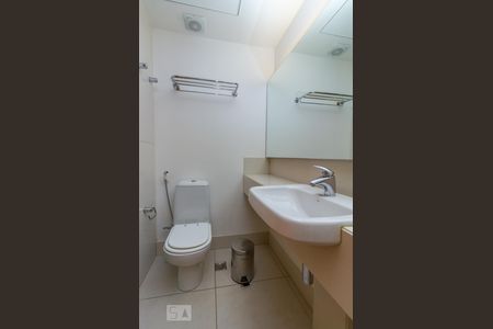 Banheiro de kitnet/studio à venda com 1 quarto, 24m² em Cidade Jardim, Belo Horizonte