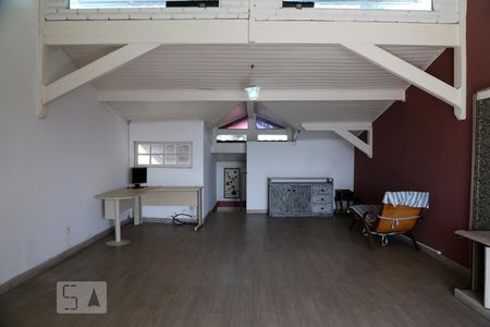 Casa à venda com 400m², 3 quartos e 2 vagasSala de TV