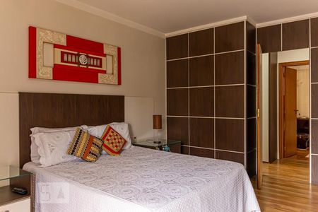 Apartamento à venda com 240m², 4 quartos e 3 vagasSuíte 1