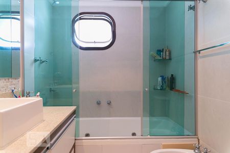 Apartamento à venda com 250m², 4 quartos e 3 vagasBanheiro da Suíte 2